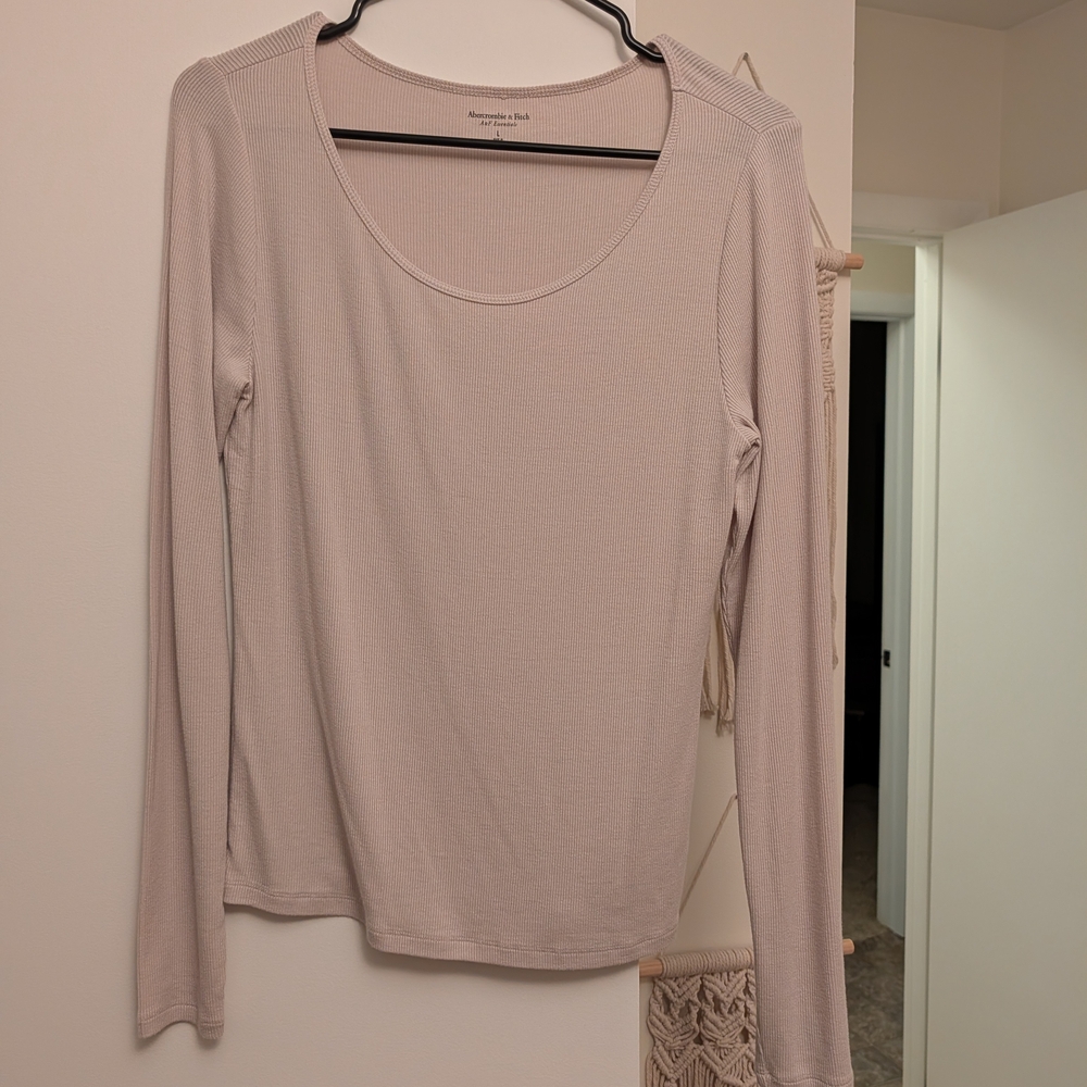 Abercrombie & Fitch Long-Sleeve Scoop Neck Top in Light Taupe